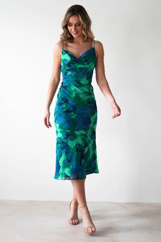 Midi dresses with ruched bodices for a feminine and fitted feel Bali Printed Midi Dress | Green Print Midi dresses with ruched bodices for a feminine and fitted feel Bali Printed Midi Dress | Green Print