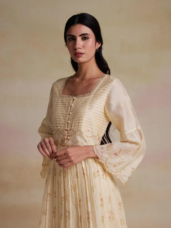 Midi dresses with ribbed textures for a unique and tactile appearance Kindred Pleat Midi Dress Midi dresses with ribbed textures for a unique and tactile appearance Kindred Pleat Midi Dress
