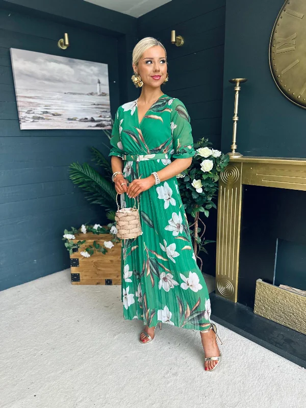 Midi dresses with ruffled bodices for a more pronounced feminine look Deirdre Pleated Midi Dress Green Midi dresses with ruffled bodices for a more pronounced feminine look Deirdre Pleated Midi Dress Green