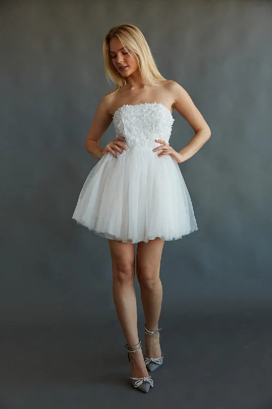 Mini dresses with pleated skirts for a classic look Grace Strapless Floral Applique Tulle Babydoll Mini Dress Mini dresses with pleated skirts for a classic look Grace Strapless Floral Applique Tulle Babydoll Mini Dress