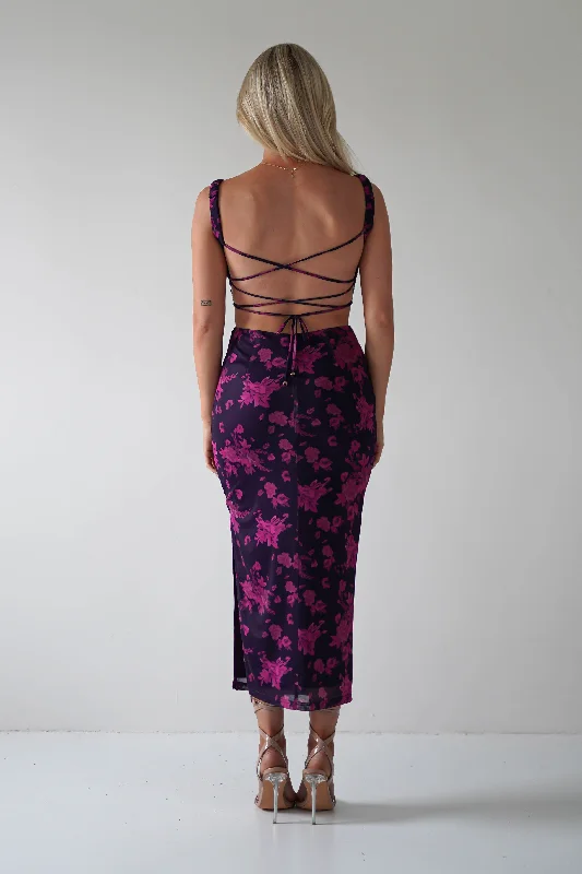 Midi dresses with side slits for a sexy and elegant appearance Lulu Bodycon Backless Midi Dress | Grape Midi dresses with side slits for a sexy and elegant appearance Lulu Bodycon Backless Midi Dress | Grape