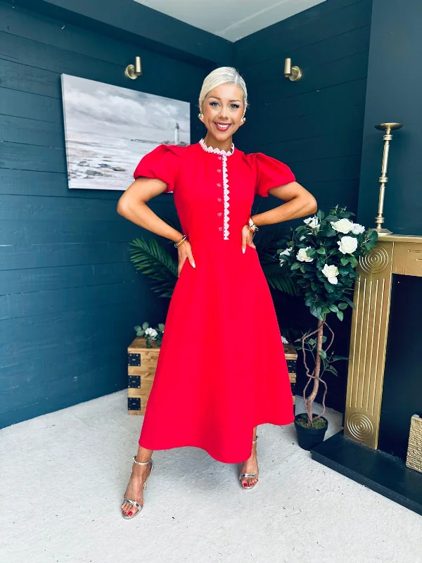 Midi dresses with sheer panels for a touch of allure Gabriella Detailed Occasion Dress Red Midi dresses with sheer panels for a touch of allure Gabriella Detailed Occasion Dress Red