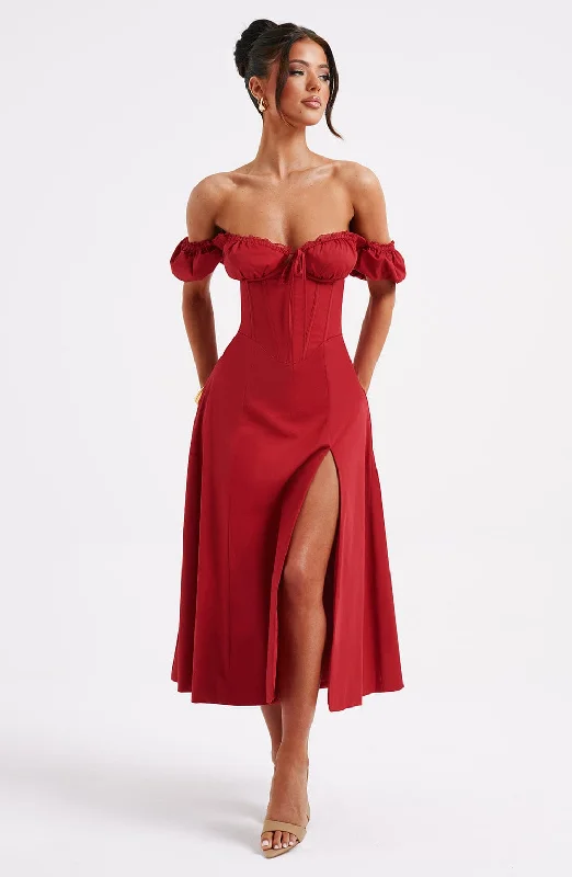 Midi dresses with pleated skirts for a timeless and elegant appeal Courtney Midi Dress - Red Midi dresses with pleated skirts for a timeless and elegant appeal Courtney Midi Dress - Red
