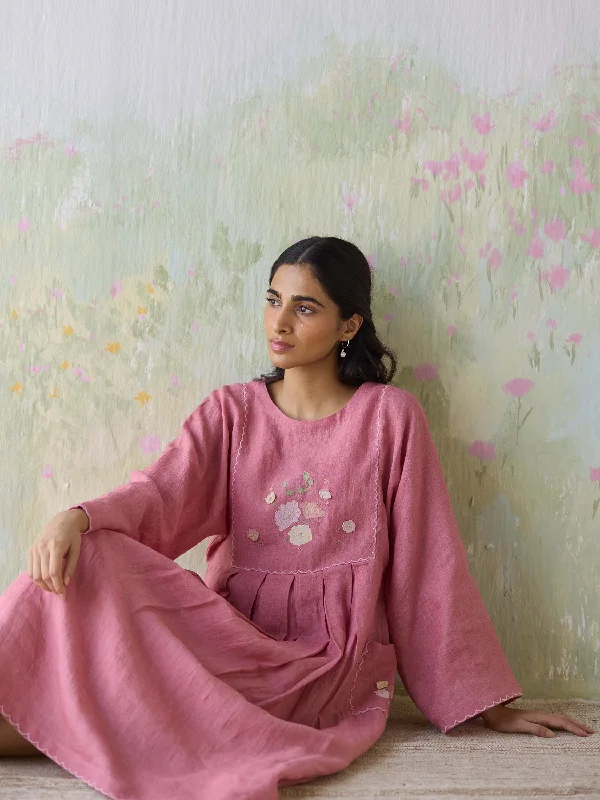 Midi dresses with satin - finish fabrics for a luxurious feel Berry Pickings Kaftan Midi Dress Midi dresses with satin - finish fabrics for a luxurious feel Berry Pickings Kaftan Midi Dress