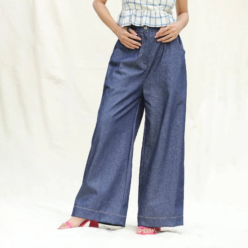 Plus Size Women's High - Waisted Bootcut Jeans in Distressed StyleIndigo Cotton Denim High-Rise Elasticated Wide Legged Pant Plus Size Women's High - Waisted Bootcut Jeans in Distressed StyleIndigo Cotton Denim High-Rise Elasticated Wide Legged Pant