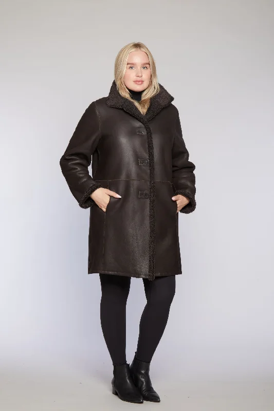 Oversized women's wool coats in a monochromatic look for a trendy outfit#C527 Curve-Sizing Shearling Reverses to Soft Napa Oversized women's wool coats in a monochromatic look for a trendy outfit#C527 Curve-Sizing Shearling Reverses to Soft Napa