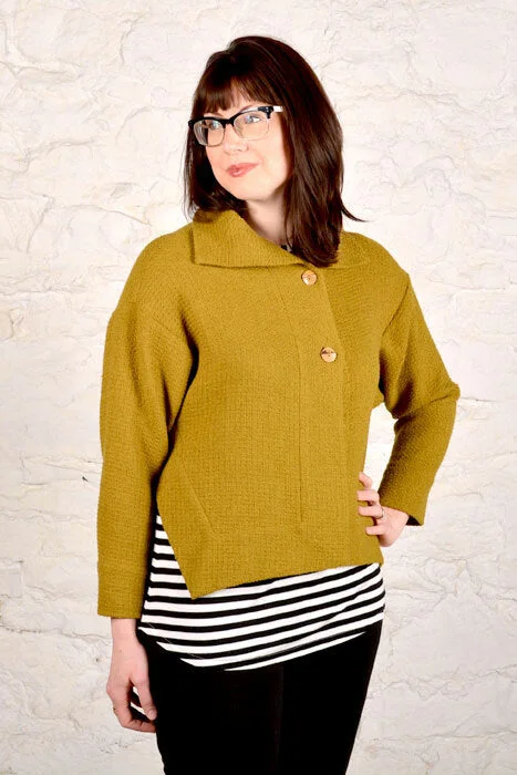 Petite women's wool blend coats with a tailored fit for a flattering silhouetteThe Sewing Workshop Era Jacket Petite women's wool blend coats with a tailored fit for a flattering silhouetteThe Sewing Workshop Era Jacket