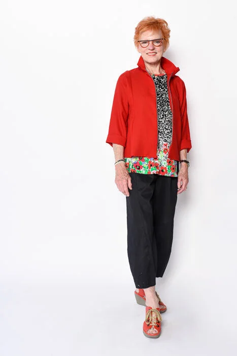 Oversized women's wool coats in a monochromatic look for a trendy outfitThe Sewing Workshop Quincy Top or Jacket Oversized women's wool coats in a monochromatic look for a trendy outfitThe Sewing Workshop Quincy Top or Jacket