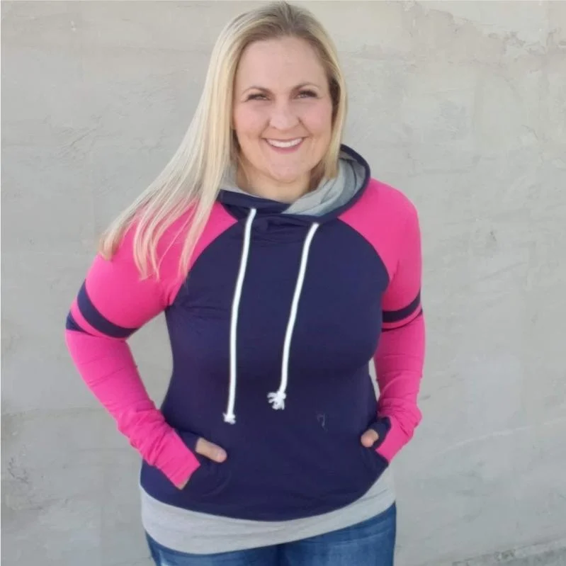 Women's zip - front sweatshirt with contrast stitching for a sporty aestheticMarley Pullover Women's zip - front sweatshirt with contrast stitching for a sporty aestheticMarley Pullover