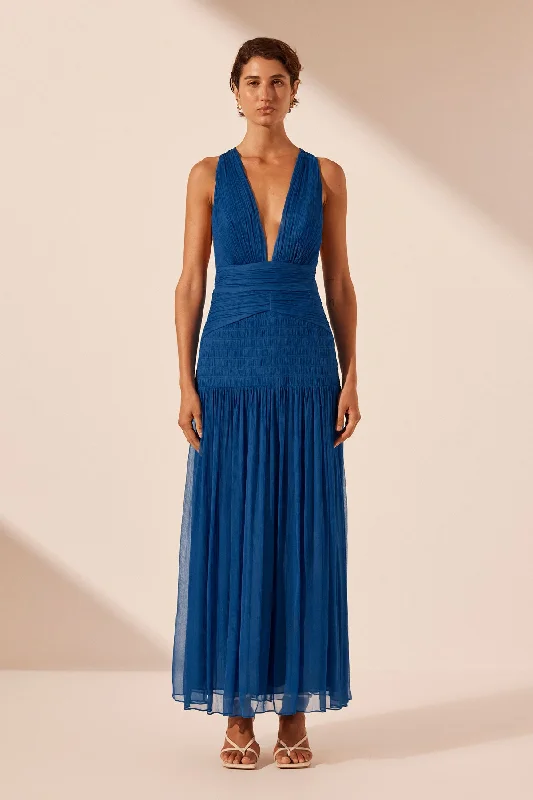 Sleeveless Women Dress in Bright Colors for Summer PartiesMAYA PLUNGED TIE BACK MIDI DRESS - STRONG BLUE Sleeveless Women Dress in Bright Colors for Summer PartiesMAYA PLUNGED TIE BACK MIDI DRESS - STRONG BLUE