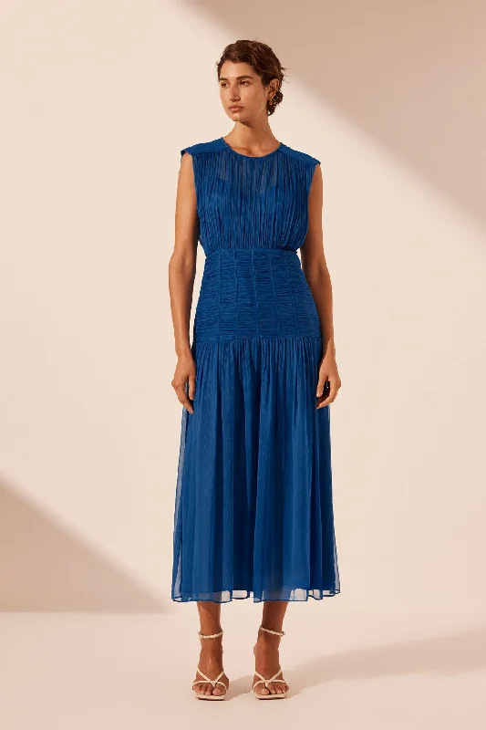Printed Abstract Women Dress for a Modern and Artistic AppealMAYA RUCHED SLEEVELESS MIDI DRESS - STRONG BLUE Printed Abstract Women Dress for a Modern and Artistic AppealMAYA RUCHED SLEEVELESS MIDI DRESS - STRONG BLUE