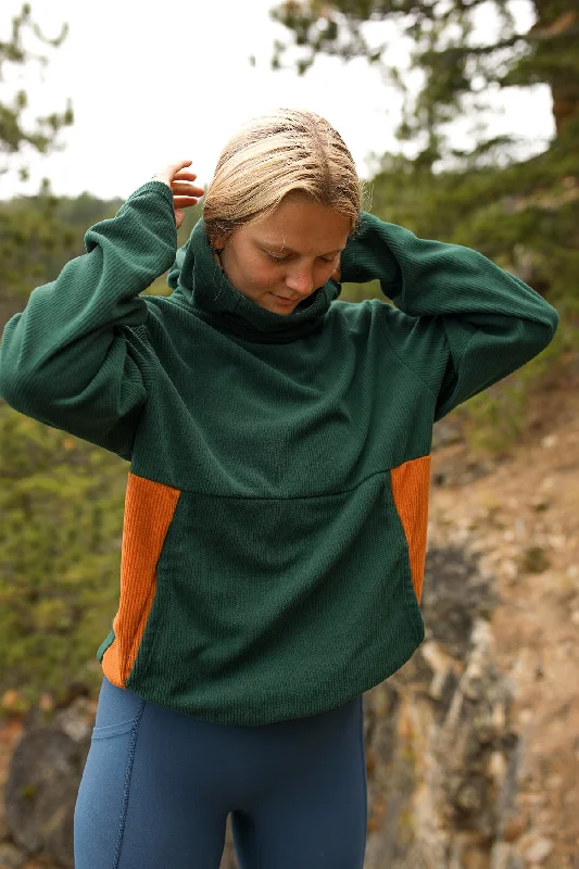 Women's fleece - lined hoodie with thumbholes for warmth in winterOutta Seitz Hoodie | Sawyer Women's fleece - lined hoodie with thumbholes for warmth in winterOutta Seitz Hoodie | Sawyer
