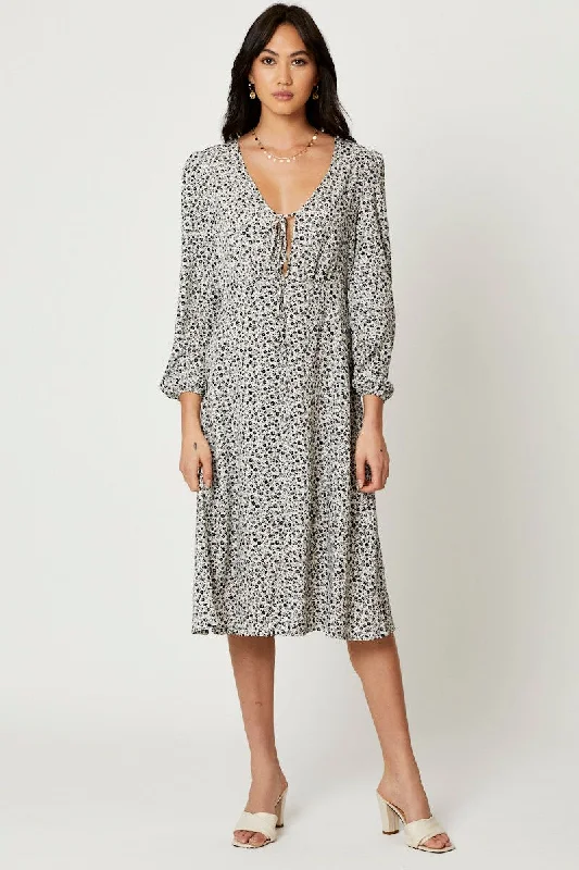 Plus Size Women Dress with a Flattering A - Line Cut for Comfort and StylePrint Midi Dress Plus Size Women Dress with a Flattering A - Line Cut for Comfort and StylePrint Midi Dress