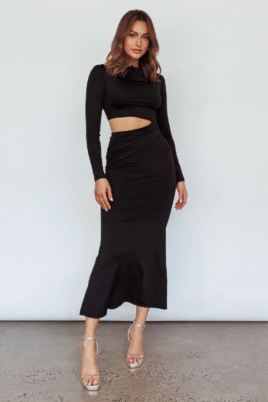 Plus Size Women Dress with a Flattering A - Line Cut for Comfort and StyleRajah Long Sleeve Cut-Out Midi Dress Black Plus Size Women Dress with a Flattering A - Line Cut for Comfort and StyleRajah Long Sleeve Cut-Out Midi Dress Black