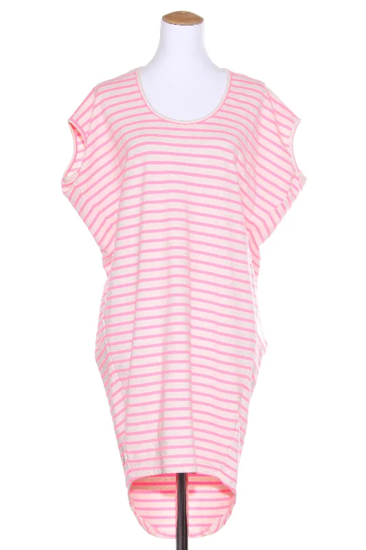 Ruffled Women Dress with Multiple Layers for a Playful and Girly Style Ruffled Women Dress with Multiple Layers for a Playful and Girly Style CHARLO - Batwing stripe dress! 10-12 Ruffled Women Dress with Multiple Layers for a Playful and Girly Style Ruffled Women Dress with Multiple Layers for a Playful and Girly Style CHARLO - Batwing stripe dress! 10-12