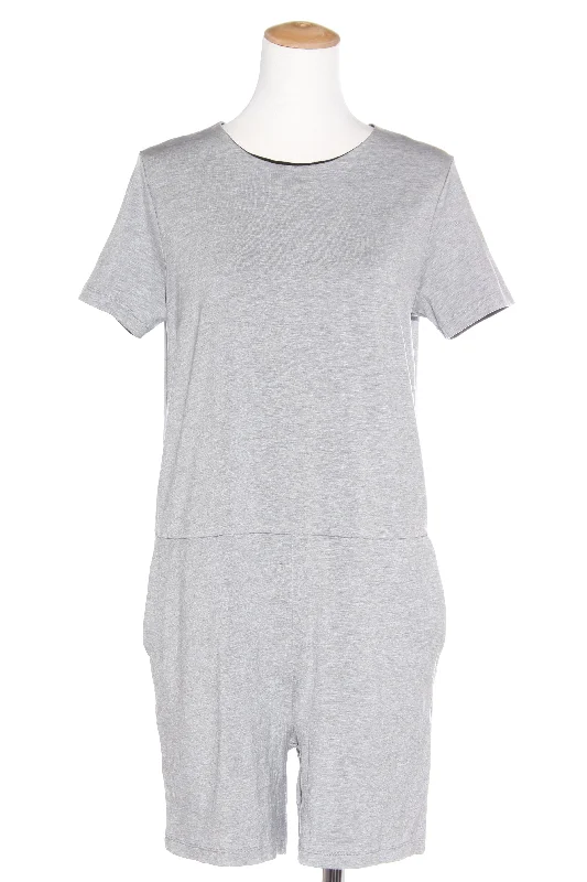 Ball Gown Women Dress with a Full Skirt for a Princess - like Look Ball Gown Women Dress with a Full Skirt for a Princess - like Look COS - Cotton sweatshirt playsuit! 12 Ball Gown Women Dress with a Full Skirt for a Princess - like Look Ball Gown Women Dress with a Full Skirt for a Princess - like Look COS - Cotton sweatshirt playsuit! 12