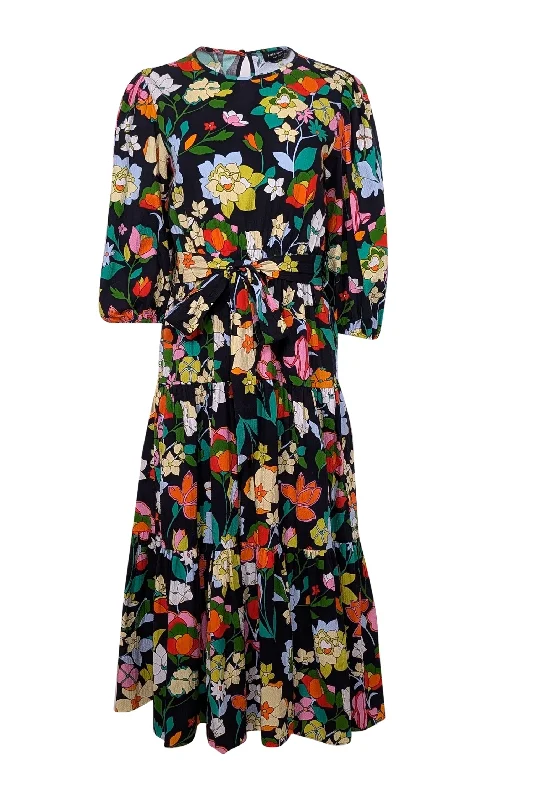 Pleated Women Dress with a Timeless and Elegant Texture Pleated Women Dress with a Timeless and Elegant Texture Kate Spade - Black w/ Rainbow Floral Print Seersucker Midi Dress Sz M