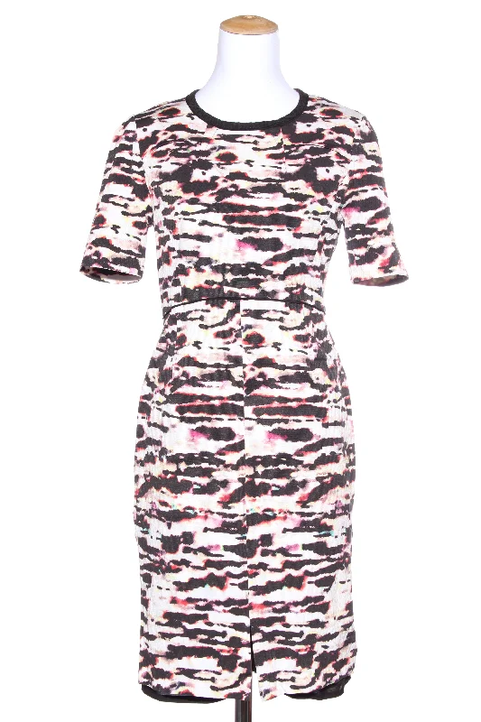 Halter Neck Women Dress to Show Off the Shoulders and Neckline Halter Neck Women Dress to Show Off the Shoulders and Neckline MARCS - Printed pencil dress! 12 Halter Neck Women Dress to Show Off the Shoulders and Neckline Halter Neck Women Dress to Show Off the Shoulders and Neckline MARCS - Printed pencil dress! 12