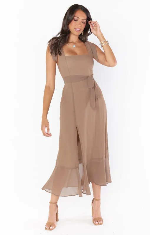 Maxi dresses with a halter neck for a stylish and sophisticated choiceClaire Midi Dress ~ Dune Chiffon Maxi dresses with a halter neck for a stylish and sophisticated choiceClaire Midi Dress ~ Dune Chiffon