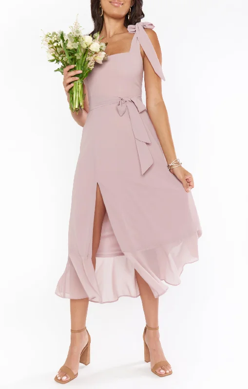 Maxi dresses with mesh panels for a sexy and trendy appearanceClaire Midi Dress ~ Neutral Mauve Chiffon Maxi dresses with mesh panels for a sexy and trendy appearanceClaire Midi Dress ~ Neutral Mauve Chiffon