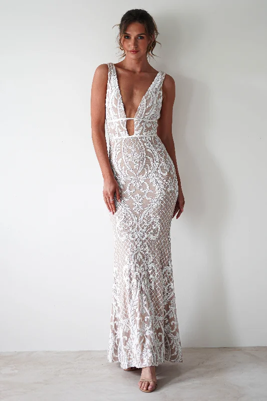 Maxi dresses with a halter neck for a stylish and sophisticated choiceLorenza Plunge Sequin Gown | Nude/White Maxi dresses with a halter neck for a stylish and sophisticated choiceLorenza Plunge Sequin Gown | Nude/White