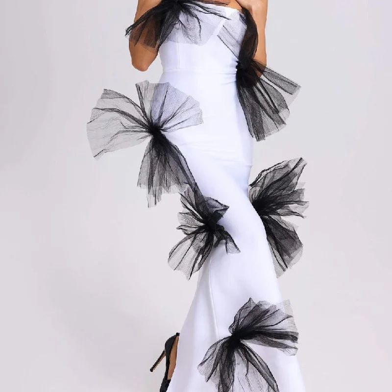 Maxi dresses with pom - pom trims for a playful and festive lookKittenAlarm - Norah Strapless Tulle Bow Maxi Dress Maxi dresses with pom - pom trims for a playful and festive lookKittenAlarm - Norah Strapless Tulle Bow Maxi Dress