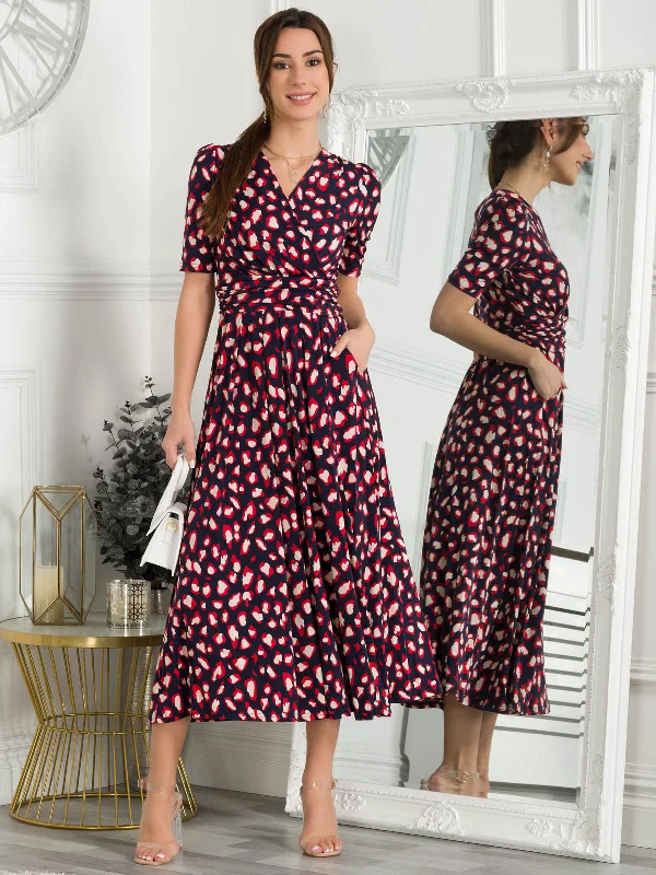 Midi dresses with ruffled sleeves for a more feminine and voluminous lookColeen Jersey Maxi Dress, Animal Multi Midi dresses with ruffled sleeves for a more feminine and voluminous lookColeen Jersey Maxi Dress, Animal Multi