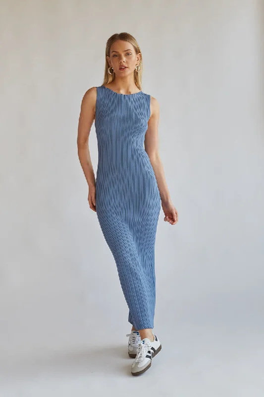 Midi dresses with abstract art prints for an artistic statementDariann Sleeveless Ribbed Midi Dress Midi dresses with abstract art prints for an artistic statementDariann Sleeveless Ribbed Midi Dress