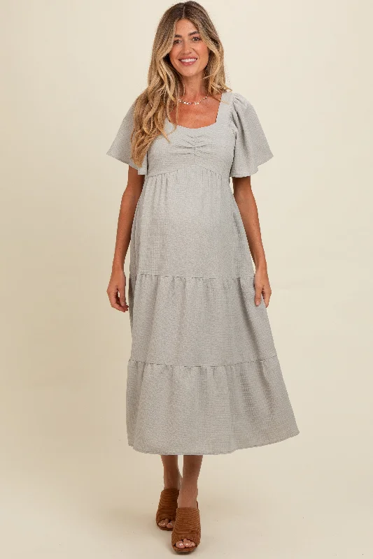 Midi dresses with animal prints for a bold and confident appearanceLight Olive Sweetheart Neck Short Puff Sleeve Tiered Maternity Midi Dress Midi dresses with animal prints for a bold and confident appearanceLight Olive Sweetheart Neck Short Puff Sleeve Tiered Maternity Midi Dress