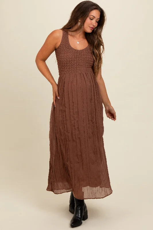 Midi dresses with ruffled sleeves for a more feminine and voluminous lookMocha Textured Smocked Bodice Sleeveless Maternity Maxi Dress