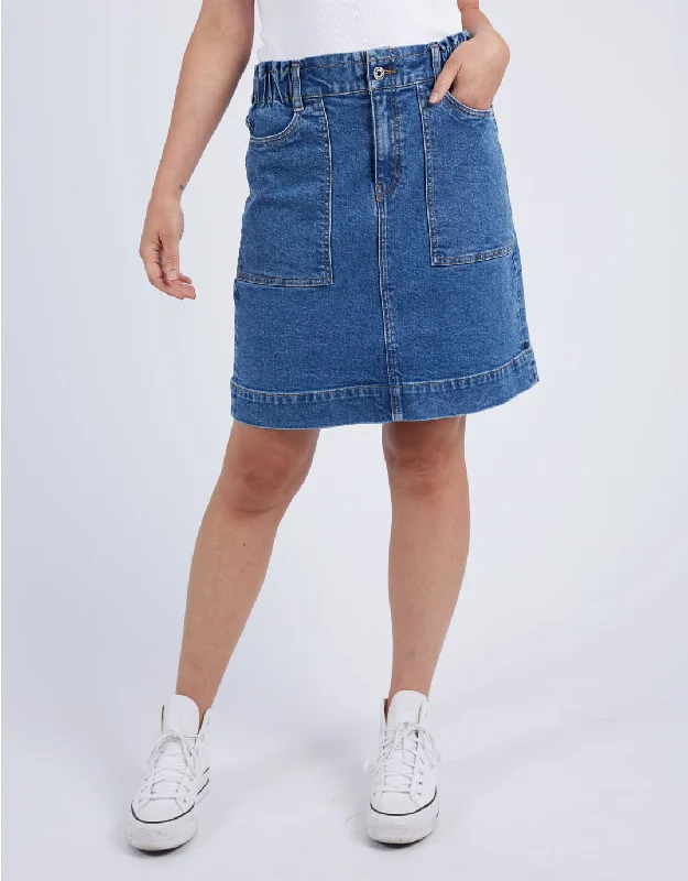 High - waisted women jeans for a flattering silhouetteAtlas Denim Skirt - Dark Blue Wash High - waisted women jeans for a flattering silhouetteAtlas Denim Skirt - Dark Blue Wash