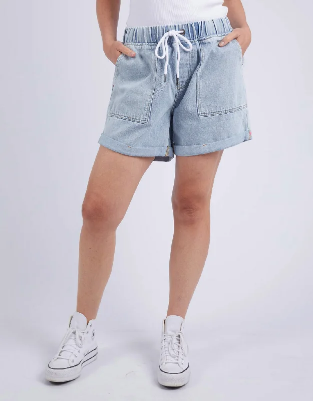 Mom jeans for a nostalgic and casual lookEmma Relaxed Denim Short - Light Blue Wash