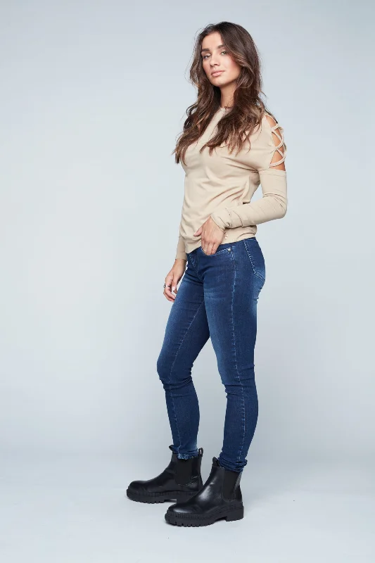 Wide - leg women jeans for a modern and relaxed vibeRelaxed Lace-up Top - Camel