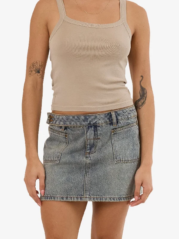 Mom jeans for a nostalgic and casual lookWyatt Skirt - Worn Out Blue