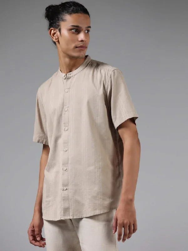 Women's pants for theme park visits Mom jeans for a nostalgic and casual look ETA Taupe Self Textured Cotton Blend Resort-Fit Shirt Women's pants for theme park visits Mom jeans for a nostalgic and casual look ETA Taupe Self Textured Cotton Blend Resort-Fit Shirt