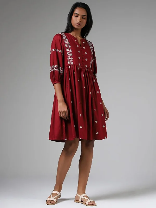 Women's cargo hiking pants Embroidered women jeans with intricate patterns LOV Burgundy Embroidered Gathered Dress Women's cargo hiking pants Embroidered women jeans with intricate patterns LOV Burgundy Embroidered Gathered Dress