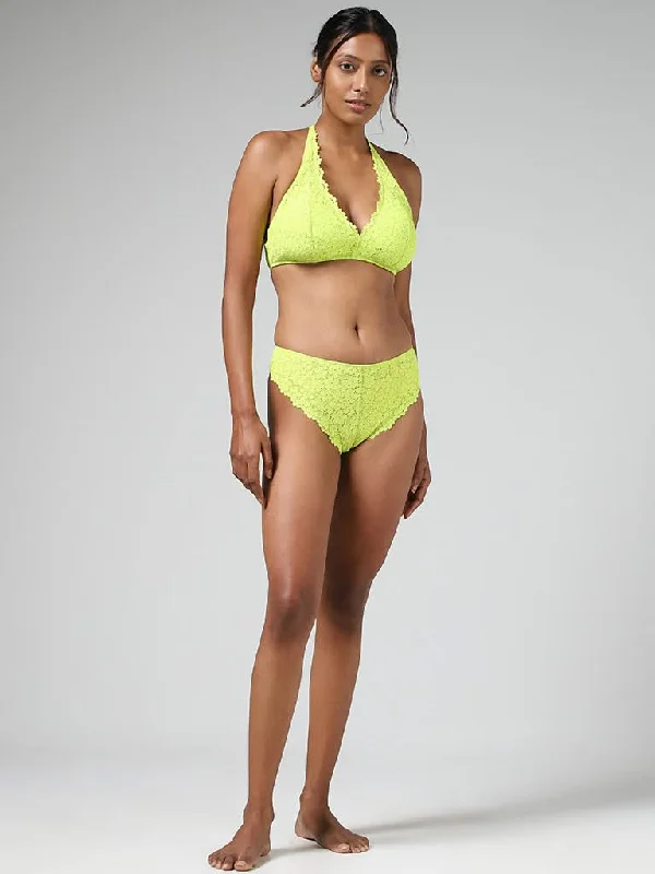 Women's spring - fresh floral pants Skinny women jeans with a form - fitting design Superstar Lime Lace Design Halter Neck Bra Women's spring - fresh floral pants Skinny women jeans with a form - fitting design Superstar Lime Lace Design Halter Neck Bra