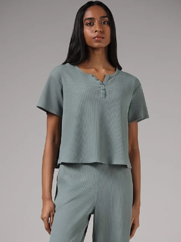 Women's corduroy fall pants Dark - wash women jeans for a sophisticated and slimming effect Superstar Sea Green Self Textured Crop Top Women's corduroy fall pants Dark - wash women jeans for a sophisticated and slimming effect Superstar Sea Green Self Textured Crop Top