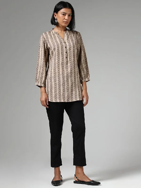 Women's pants for job interviews Skinny women jeans with a form - fitting design Utsa Brown Abstract Printed A-Line Kurti Women's pants for job interviews Skinny women jeans with a form - fitting design Utsa Brown Abstract Printed A-Line Kurti