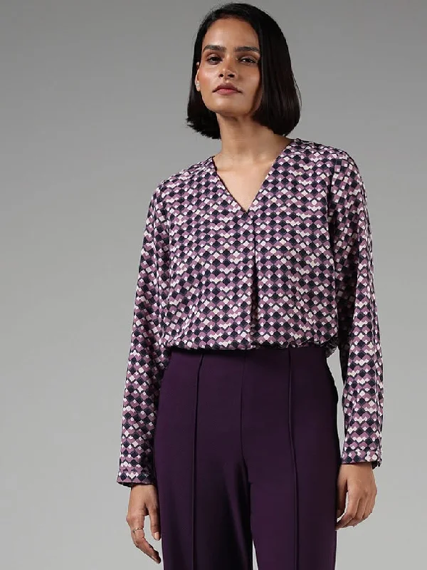 Women's pocket - equipped casual pants Button - fly women jeans with a traditional touch Wardrobe Purple Geometric Printed Top Women's pocket - equipped casual pants Button - fly women jeans with a traditional touch Wardrobe Purple Geometric Printed Top