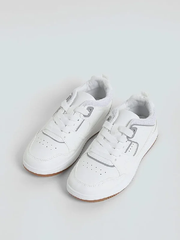 Women's pants with quick - dry fabric Button - fly women jeans with a traditional touch Yellow White Trainer Sneakers