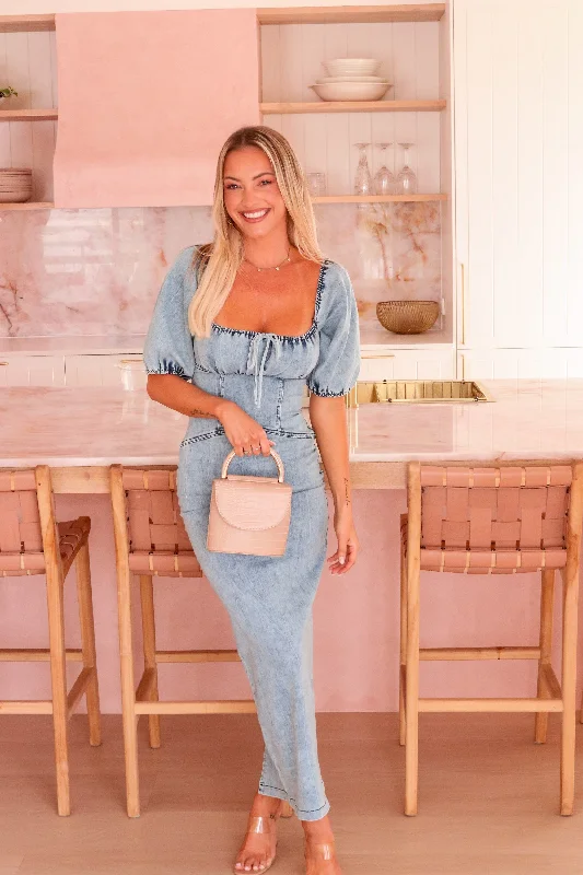 Ruffled maxi dresses with a tiered skirt for added volumeBowie Midi
