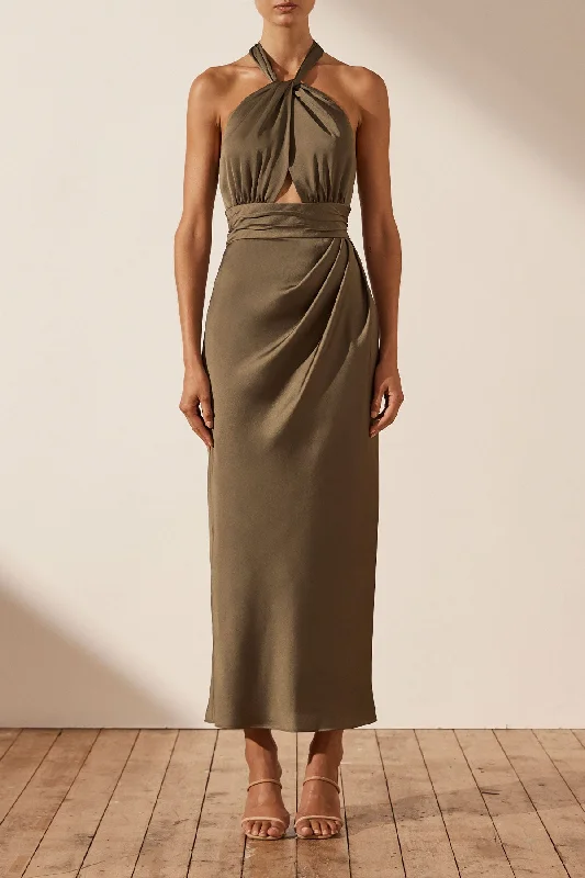 Maxi dresses with pocket details for added functionalityLUXE GATHERED HALTER MIDI DRESS - PINE Maxi dresses with pocket details for added functionalityLUXE GATHERED HALTER MIDI DRESS - PINE