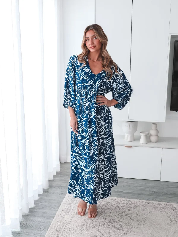 Maxi dresses with a V - neckline for a flattering and elongating shapeSamarra Dress - Mono Print