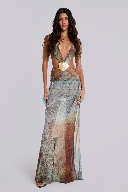 Maxi dresses with a paisley print for a classic and elegant styleVida Backless Maxi Dress With Shell Trim in Marine Maxi dresses with a paisley print for a classic and elegant styleVida Backless Maxi Dress With Shell Trim in Marine