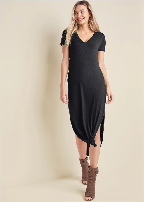 Maxi dresses with thin spaghetti straps for a delicate and feminine feelCasual T-Shirt Maxi Dress - Black Maxi dresses with thin spaghetti straps for a delicate and feminine feelCasual T-Shirt Maxi Dress - Black