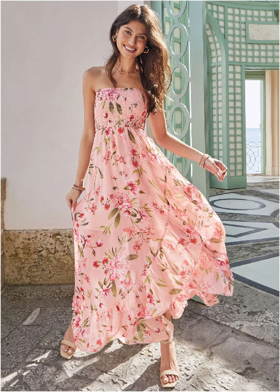 Maxi dresses with a paisley print for a classic and elegant styleStrapless Smocked Maxi - Ethereal Floral Maxi dresses with a paisley print for a classic and elegant styleStrapless Smocked Maxi - Ethereal Floral