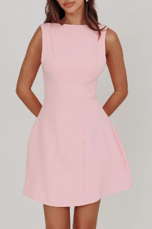 Mini dresses with mesh panels for a sexy and trendy lookSAHNA LOW BACK MINI DRESS - Pink Mini dresses with mesh panels for a sexy and trendy lookSAHNA LOW BACK MINI DRESS - Pink