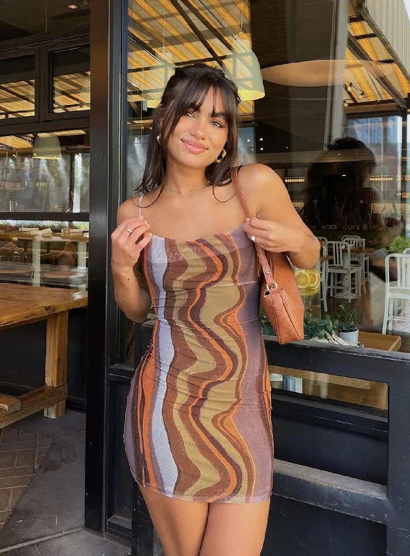 Bodycon dress made of satin for a luxurious feel​Motel Bexley Dress Earthy Gradient Brown