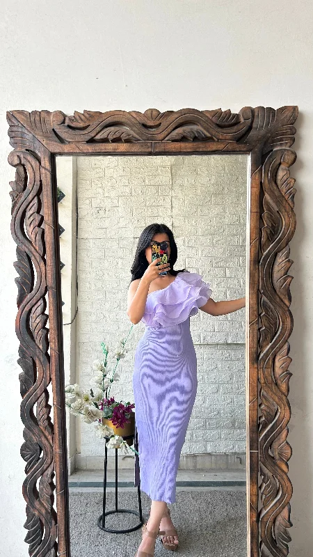 Bodycon dress with a cold - shoulder design​Cute dress